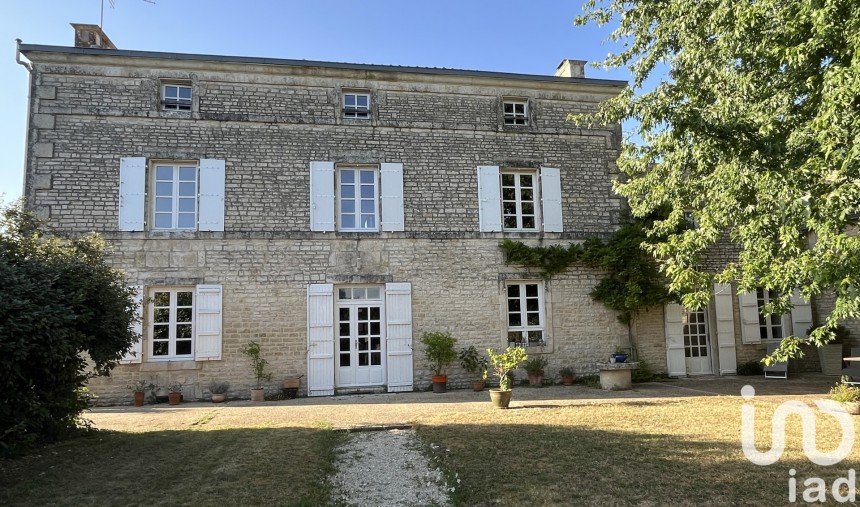 Mansion 12 rooms of 282 m² in Lusseray (79170)