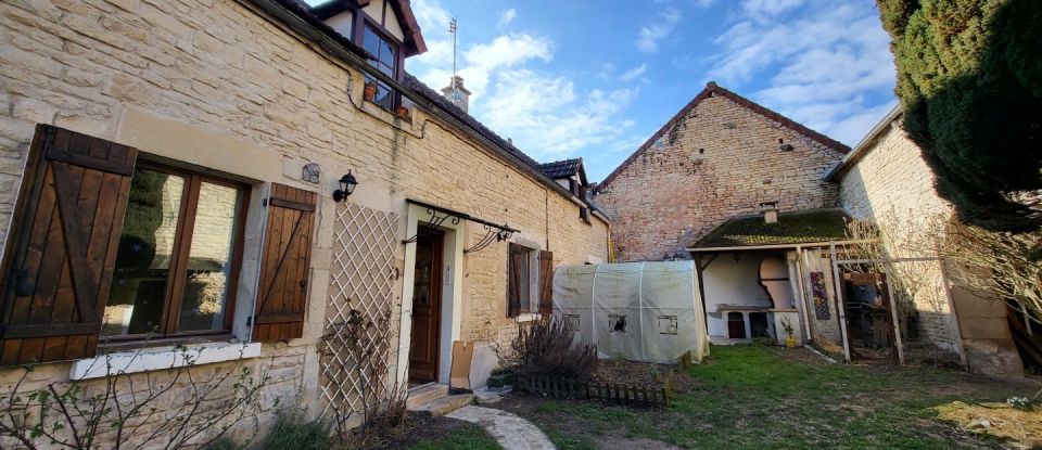 Maison de village 5 pièces de 105 m² à Argenteuil-sur-Armançon (89160)