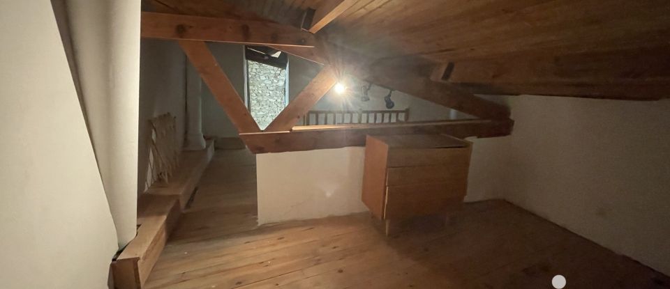 Maison 6 pièces de 82 m² à Pont-de-Labeaume (07380)