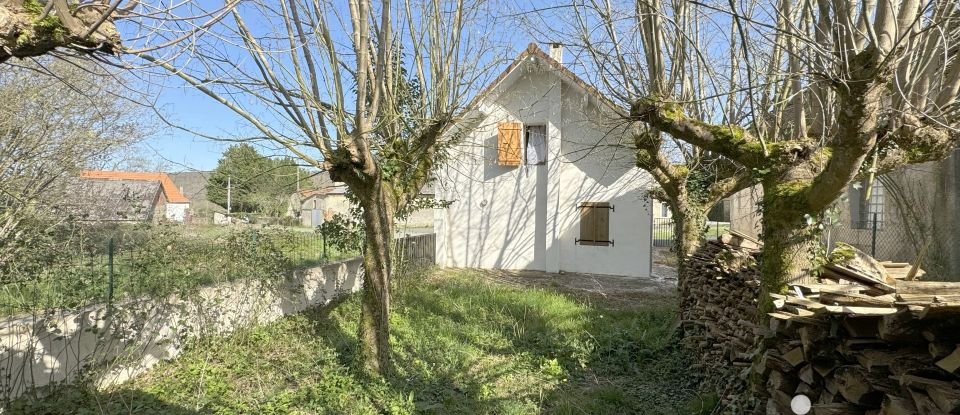 Village house 5 rooms of 87 m² in Maspie-Lalonquère-Juillacq (64350)