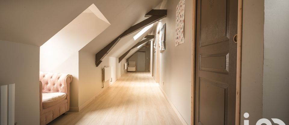 Mansion 8 rooms of 262 m² in Bécon-les-Granits (49370)