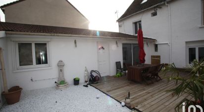 House 6 rooms of 107 m² in Roissy-en-France (95700)