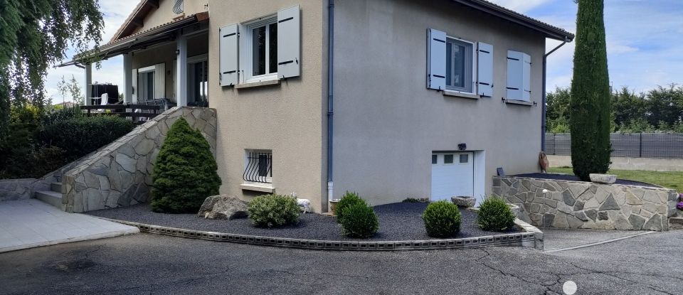 Maison 6 pièces de 112 m² à Saint-Cyr (07430)