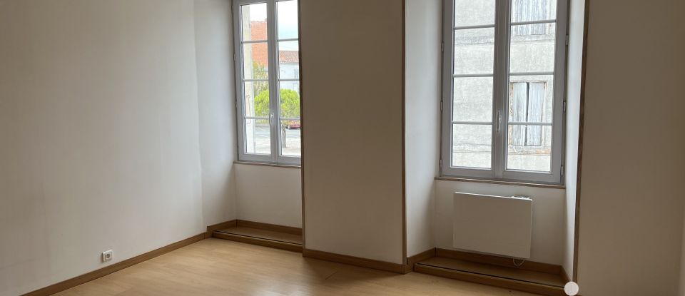 Immeuble de 138 m² à Archiac (17520)