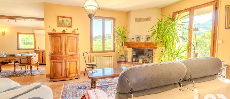 Maison 6 pièces de 155 m² à Vacqueyras (84190)