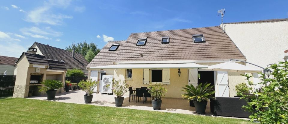 Maison 5 pièces de 117 m² à Mogneville (60140)