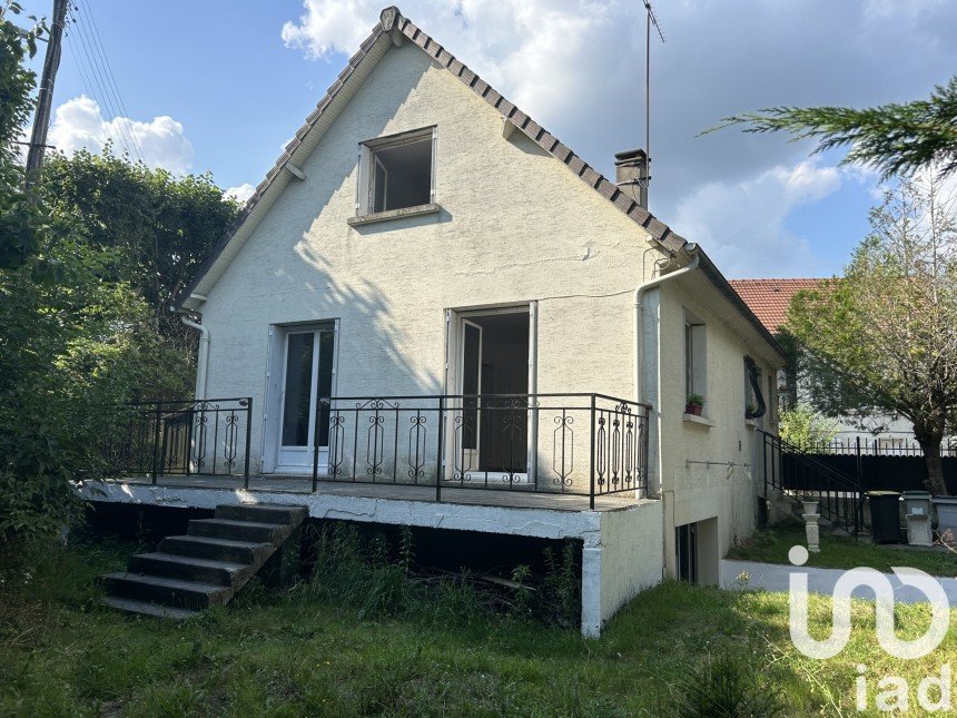 Building in Luzarches (95270) of 119 m²