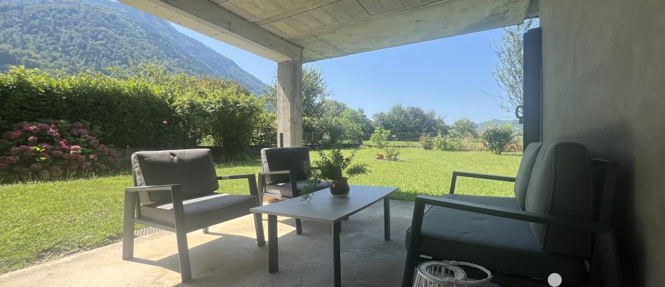 House 10 rooms of 233 m² in Chamoux-sur-Gelon (73390)