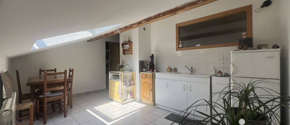 Maison 10 pièces de 233 m² à Chamoux-sur-Gelon (73390)