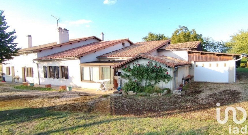 House 7 rooms of 198 m² in Pamproux (79800)