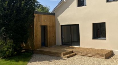 Maison 7 pièces de 167 m² à Ury (77760)