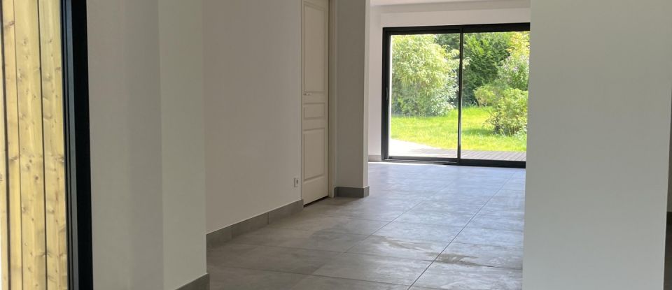 Maison 7 pièces de 167 m² à Ury (77760)