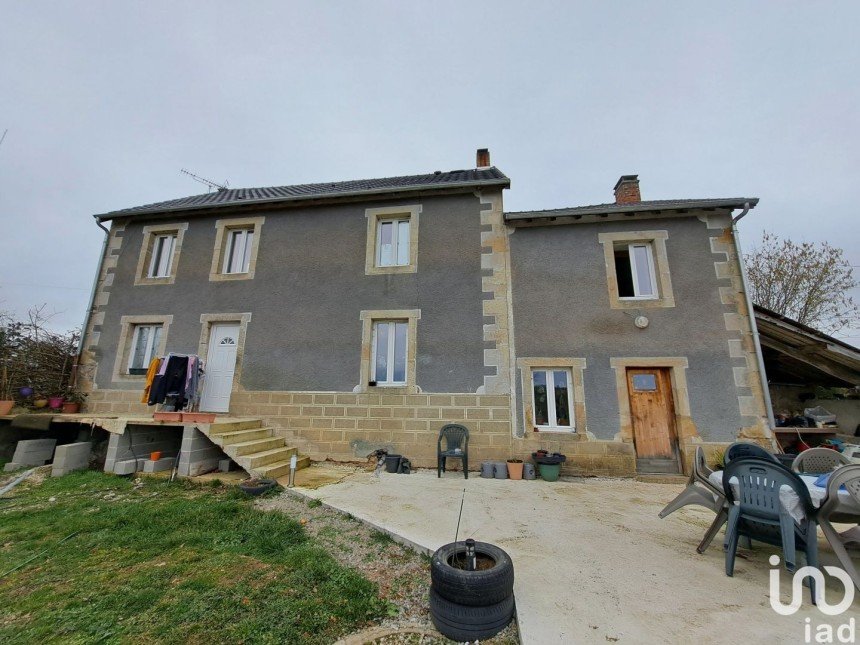 Maison de campagne 7 pièces de 184 m² à Charensat (63640)