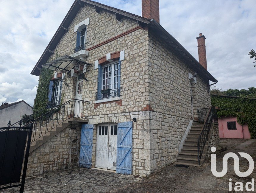 Traditional house 4 rooms of 96 m² in Briare (45250)