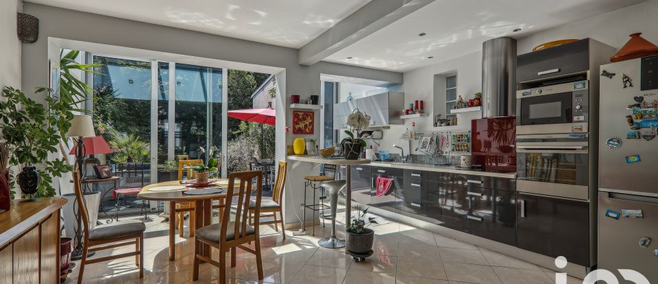 Maison 7 pièces de 157 m² à Bois-Colombes (92270)