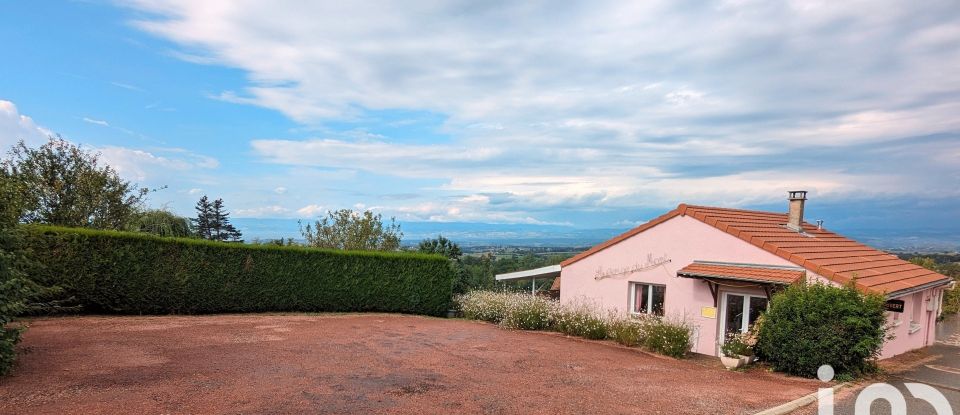 Traditional house 3 rooms of 97 m² in Neulise (42590)