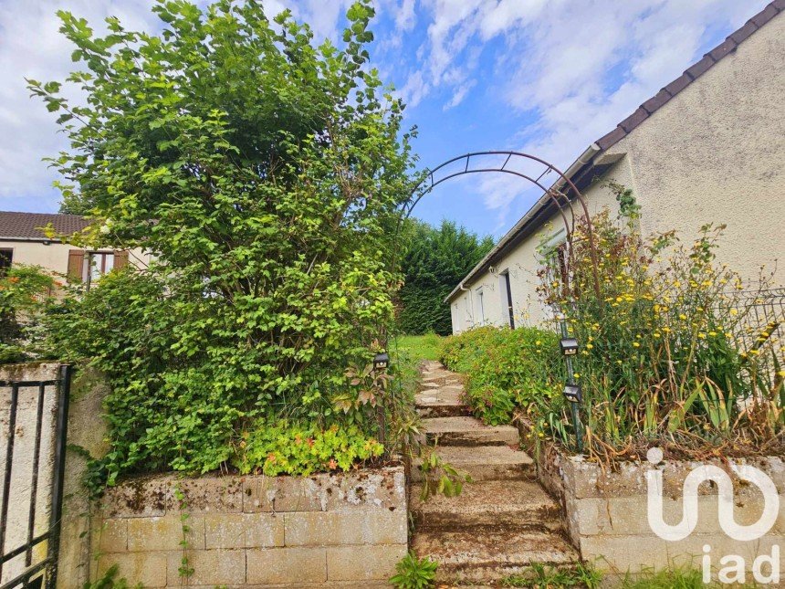 Traditional house 5 rooms of 125 m² in Chéroy (89690)