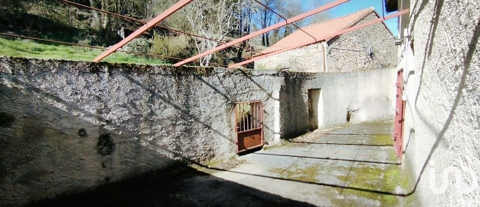 Traditional house 5 rooms of 123 m² in Sauclières (12230)