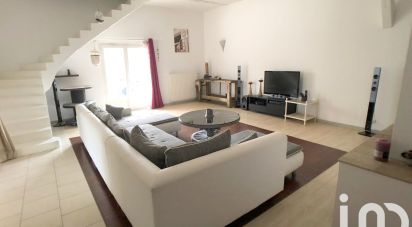 House 8 rooms of 215 m² in Mettray (37390)