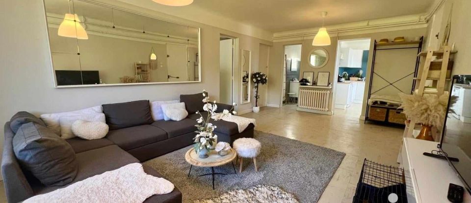 Maison 7 pièces de 192 m² à Entraigues-sur-la-Sorgue (84320)