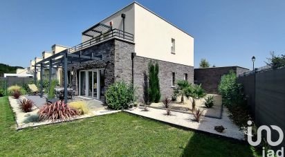 Architect house 6 rooms of 127 m² in Mennecy (91540)