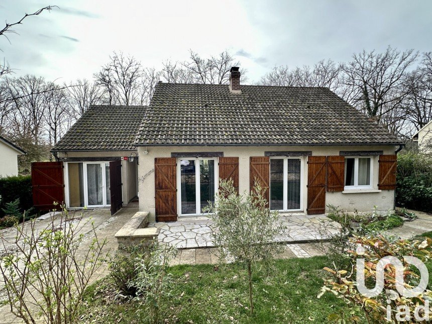 Maison traditionnelle 7 pièces de 140 m² à Rochefort-en-Yvelines (78730)