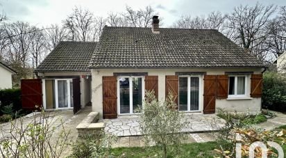 Traditional house 7 rooms of 140 m² in Rochefort-en-Yvelines (78730)