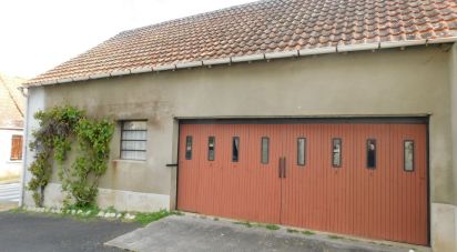 Parking of 70 m² in Lavault-Sainte-Anne (03100)