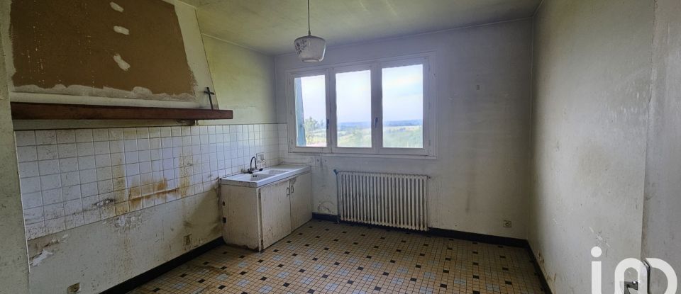 Maison 4 pièces de 94 m² à Saint-Mamet-la-Salvetat (15220)