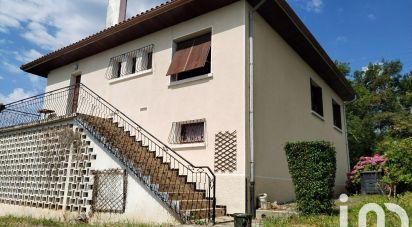 Traditional house 5 rooms of 120 m² in Mourenx (64150)