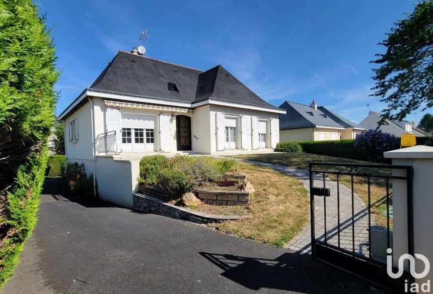 House 6 rooms of 109 m² in Saumur (49400)