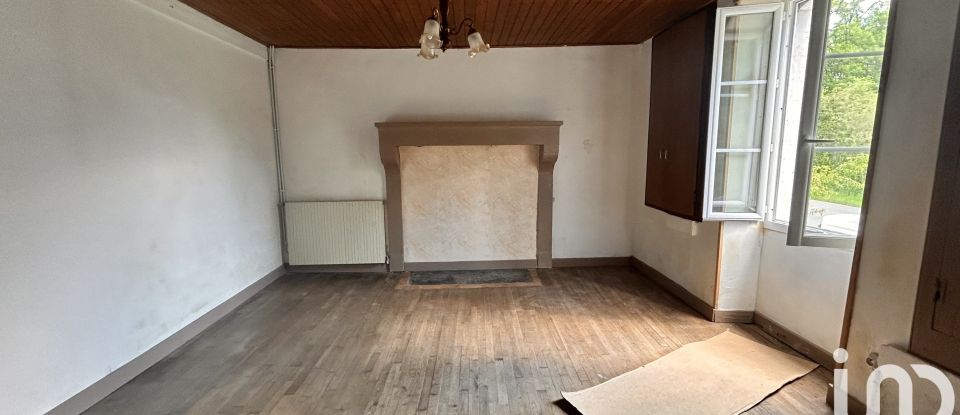 Maison 4 pièces de 96 m² à Cherves-Châtelars (16310)