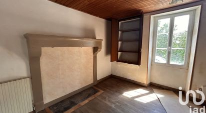 Maison 4 pièces de 96 m² à Cherves-Châtelars (16310)