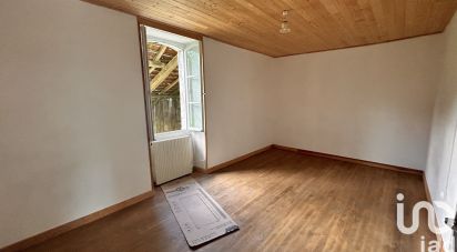 House 4 rooms of 96 m² in Cherves-Châtelars (16310)