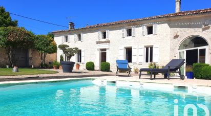 Country house 9 rooms of 260 m² in Salles-d'Angles (16130)