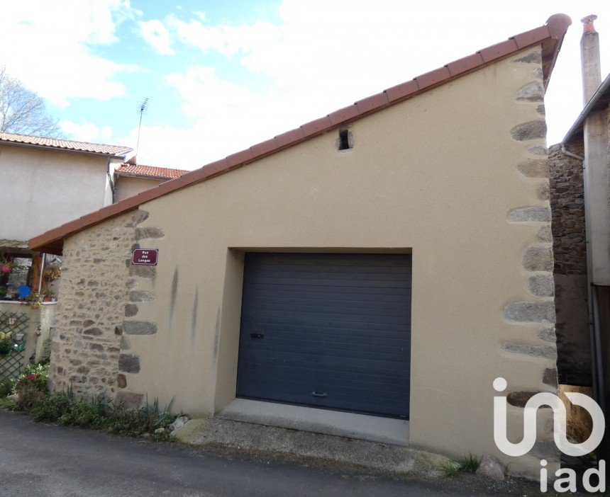 Parking of 87 m² in Vieille-Brioude (43100)