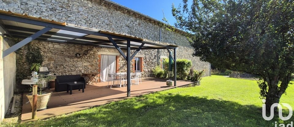 House 7 rooms of 310 m² in Saint-Mamet-la-Salvetat (15220)