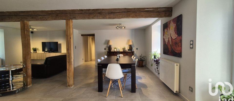 Maison 7 pièces de 310 m² à Saint-Mamet-la-Salvetat (15220)