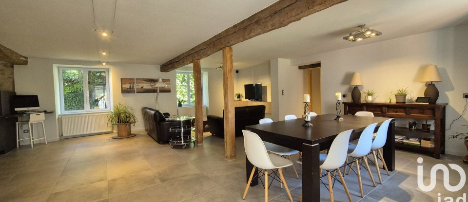 Maison 7 pièces de 310 m² à Saint-Mamet-la-Salvetat (15220)