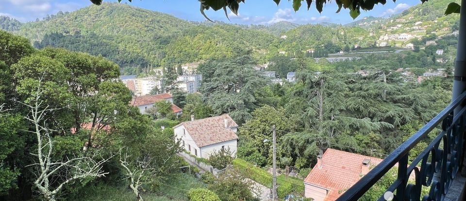 Maison 10 pièces de 158 m² à Vals-les-Bains (07600)