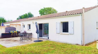 Pavilion 4 rooms of 83 m² in Chantemerle-sur-la-Soie (17380)