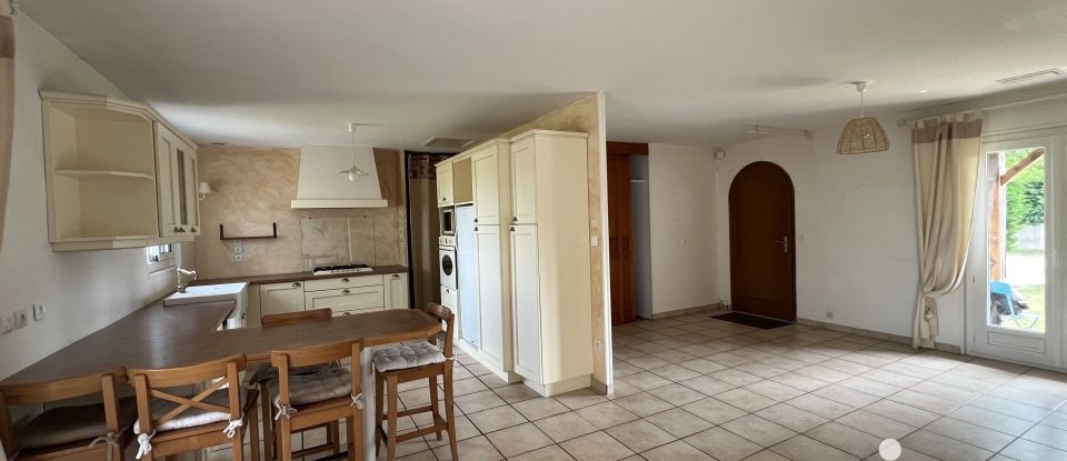 House 5 rooms of 130 m² in Saint-Magne (33125)