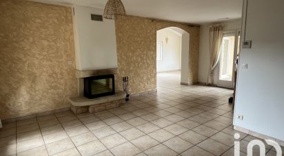 Maison 5 pièces de 130 m² à Saint-Magne (33125)