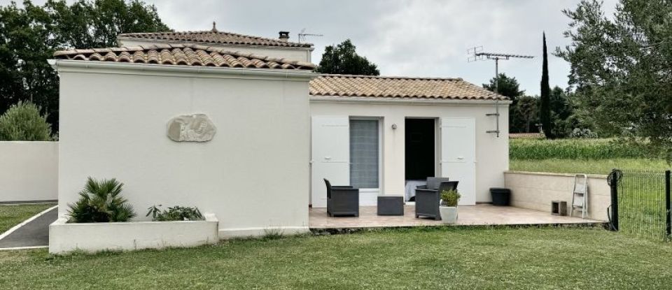 Maison 7 pièces de 205 m² à Saint-Sulpice-de-Royan (17200)