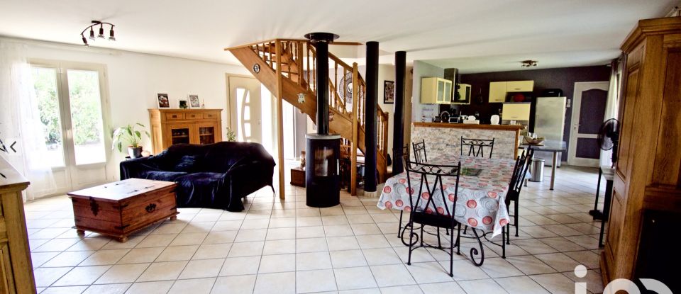 Traditional house 8 rooms of 154 m² in Morigny-Champigny (91150)