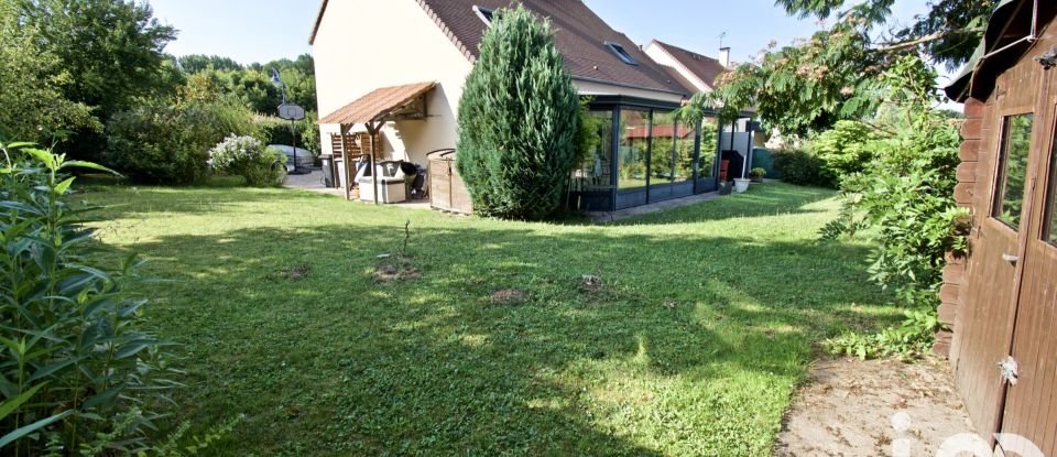 Traditional house 8 rooms of 154 m² in Morigny-Champigny (91150)