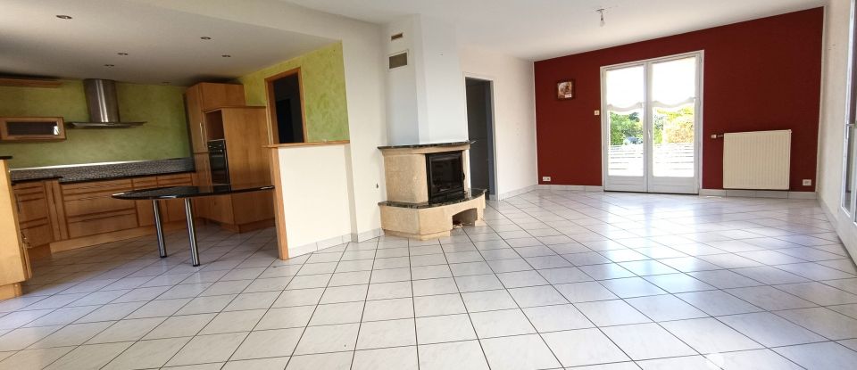 House 6 rooms of 118 m² in La Selle-en-Luitré (35133)