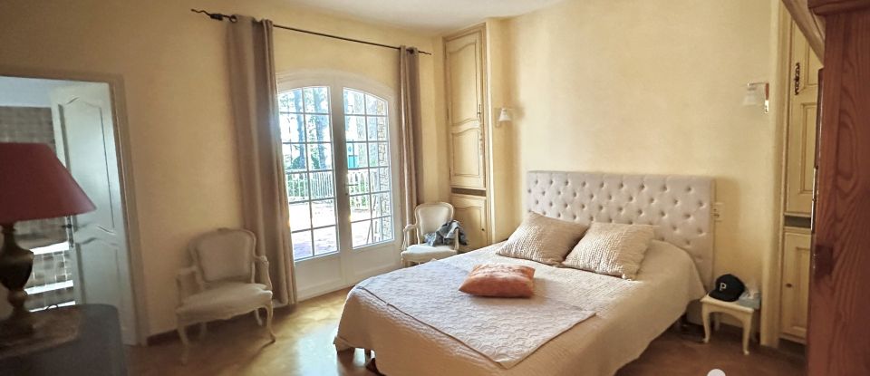 Maison 7 pièces de 280 m² à Saint-Maximin-la-Sainte-Baume (83470)