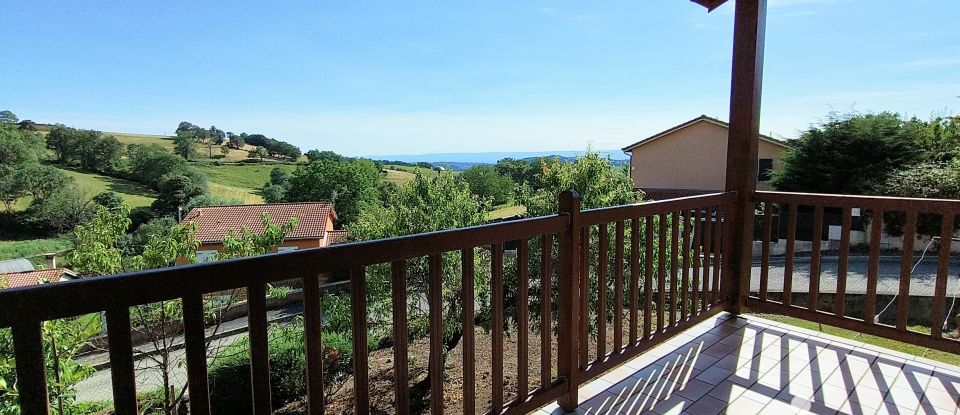 House 4 rooms of 93 m² in Villechenève (69770)