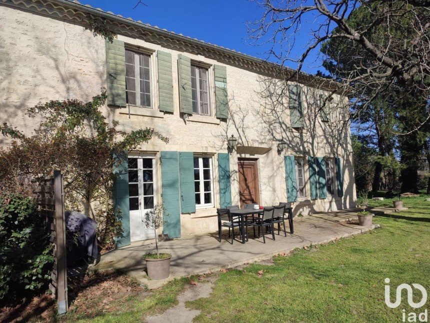 Maison 10 pièces de 450 m² à Beaucaire (30300)